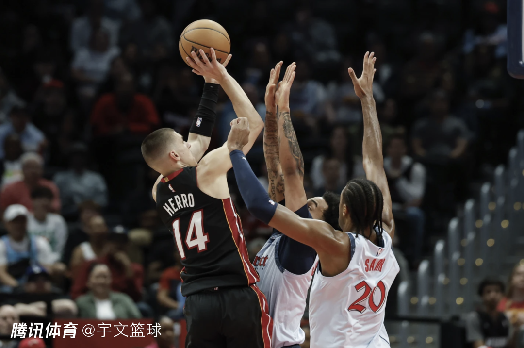 开云体育app-包含日本男篮鏖战立陶宛男篮，詹姆斯关键制胜的词条