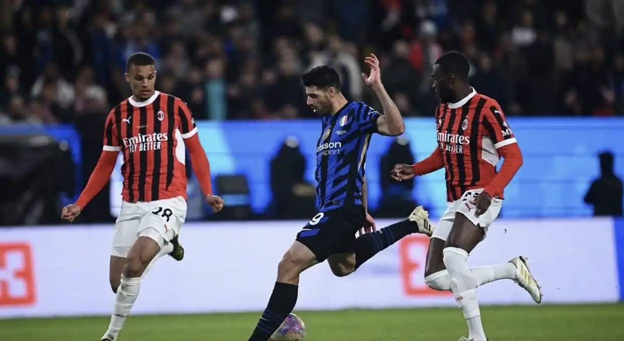 AC米兰翻盘利物浦,阿奎罗统治全场的简单介绍 AC米兰翻盘利物浦,阿奎罗统治全场的简单介绍