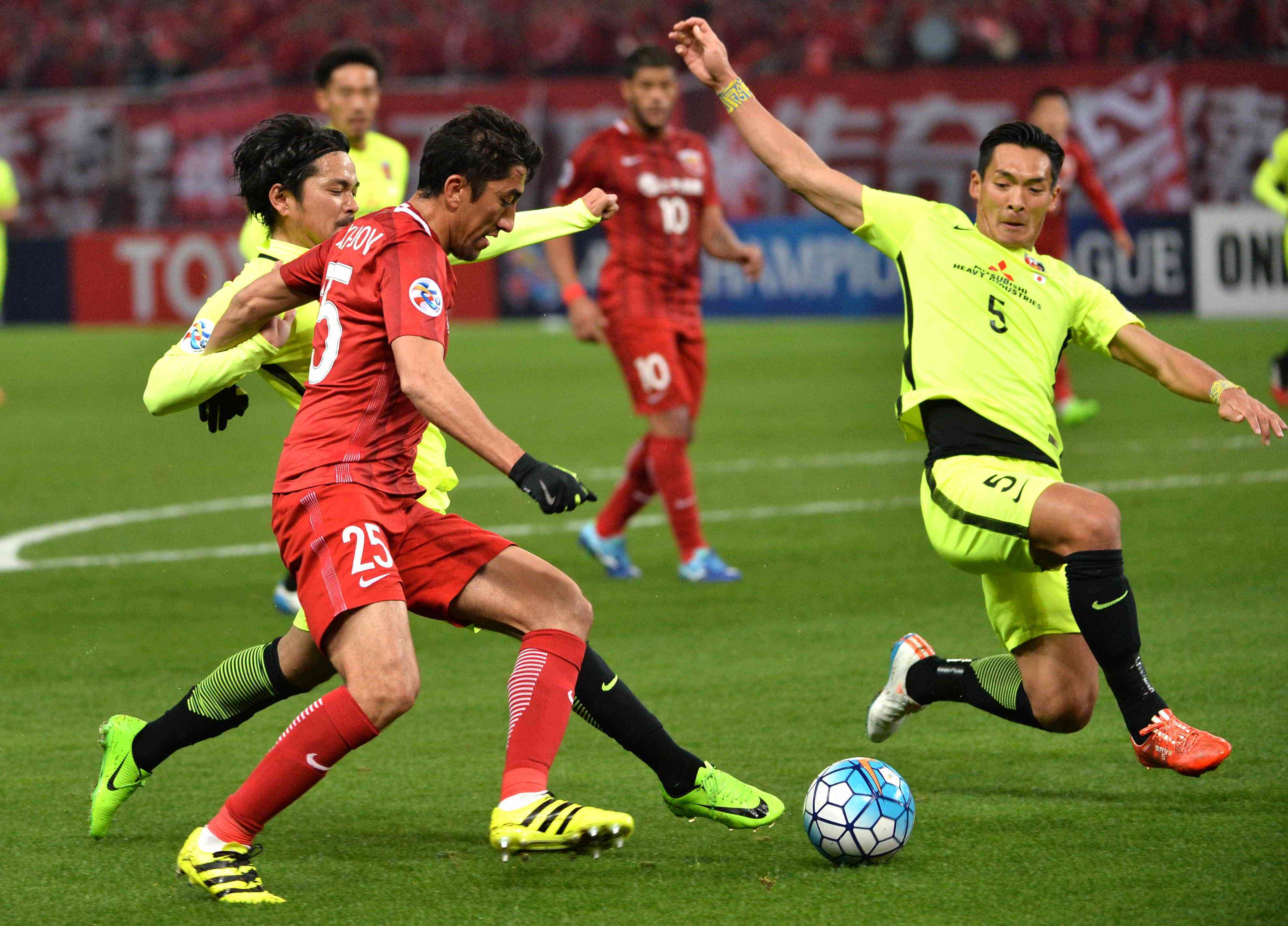 开云体育官方网站-比尔森球队英勇斗争，晋级下一轮