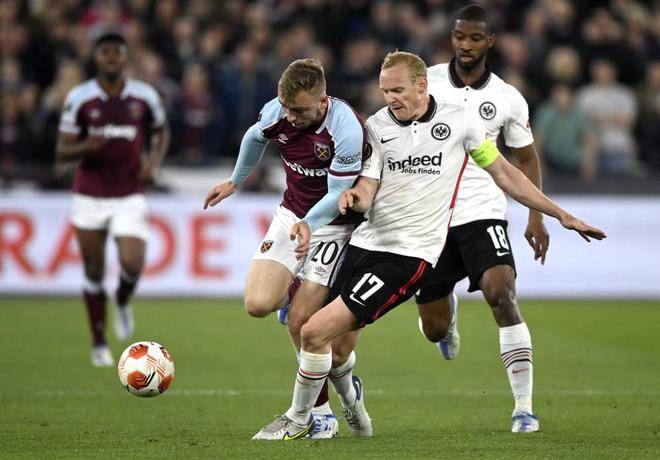 开云下载-纽卡斯尔客场击败西汉姆，球队士气大增