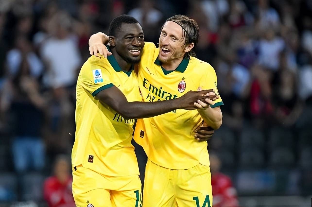 包含乌迪内斯逼平对手，难分胜负的词条