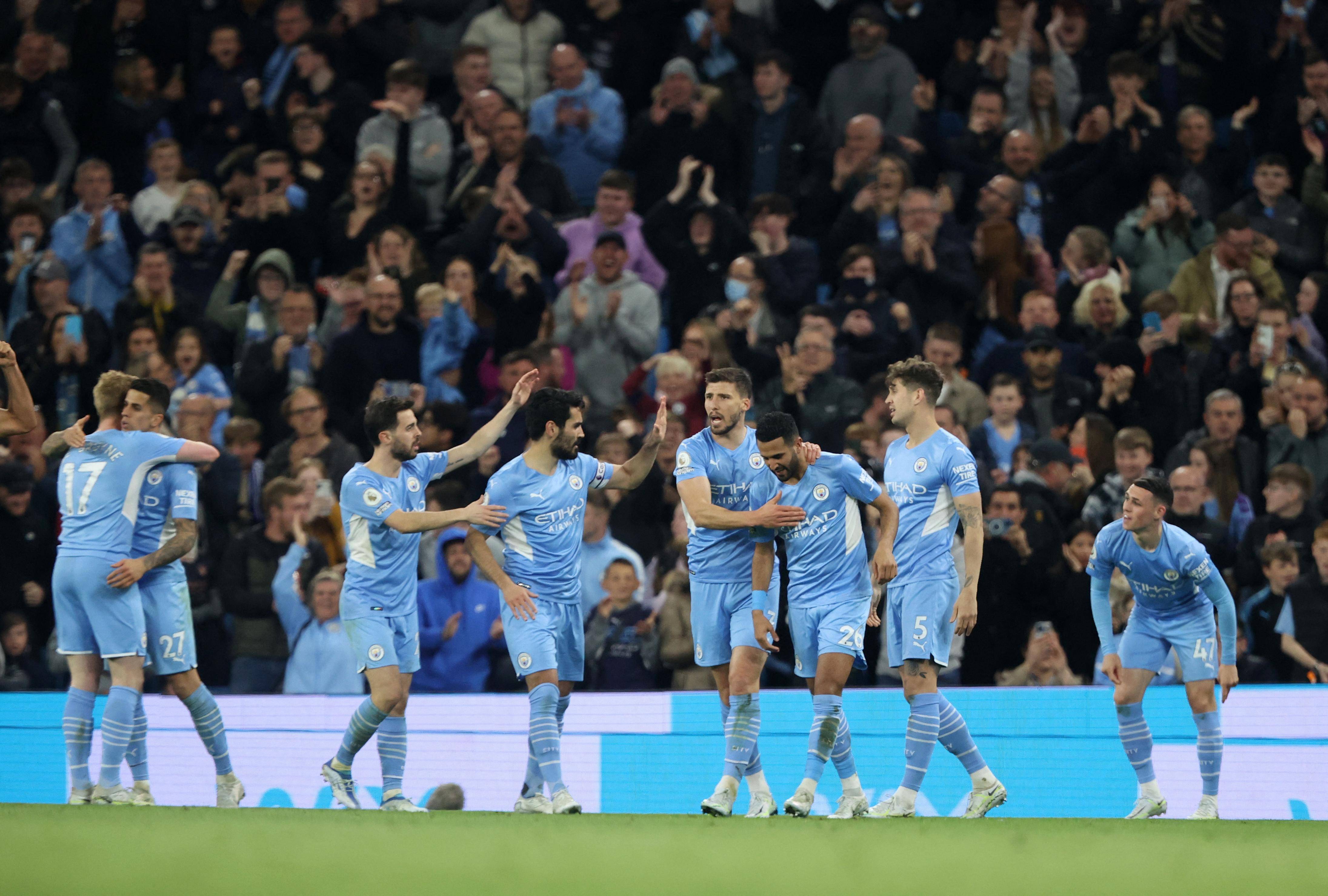 包含曼城队员团结一心，取得连胜的词条