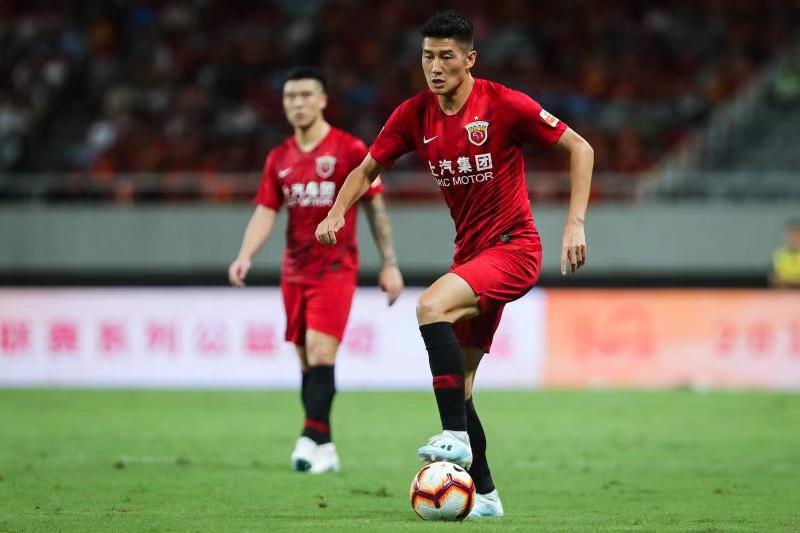 包含上海上港客场战平广州富力，保持不败战绩的词条