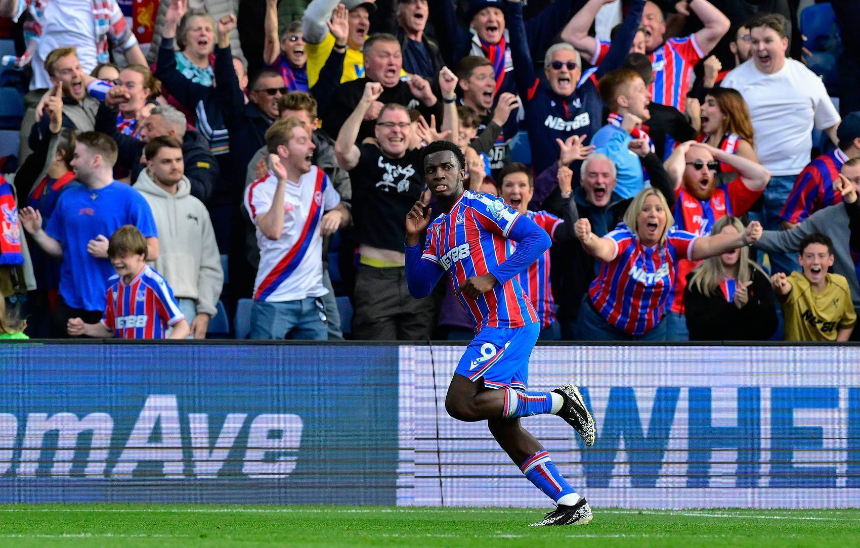 关于水晶宫球员更好地理解战术，合作默契度增强的信息