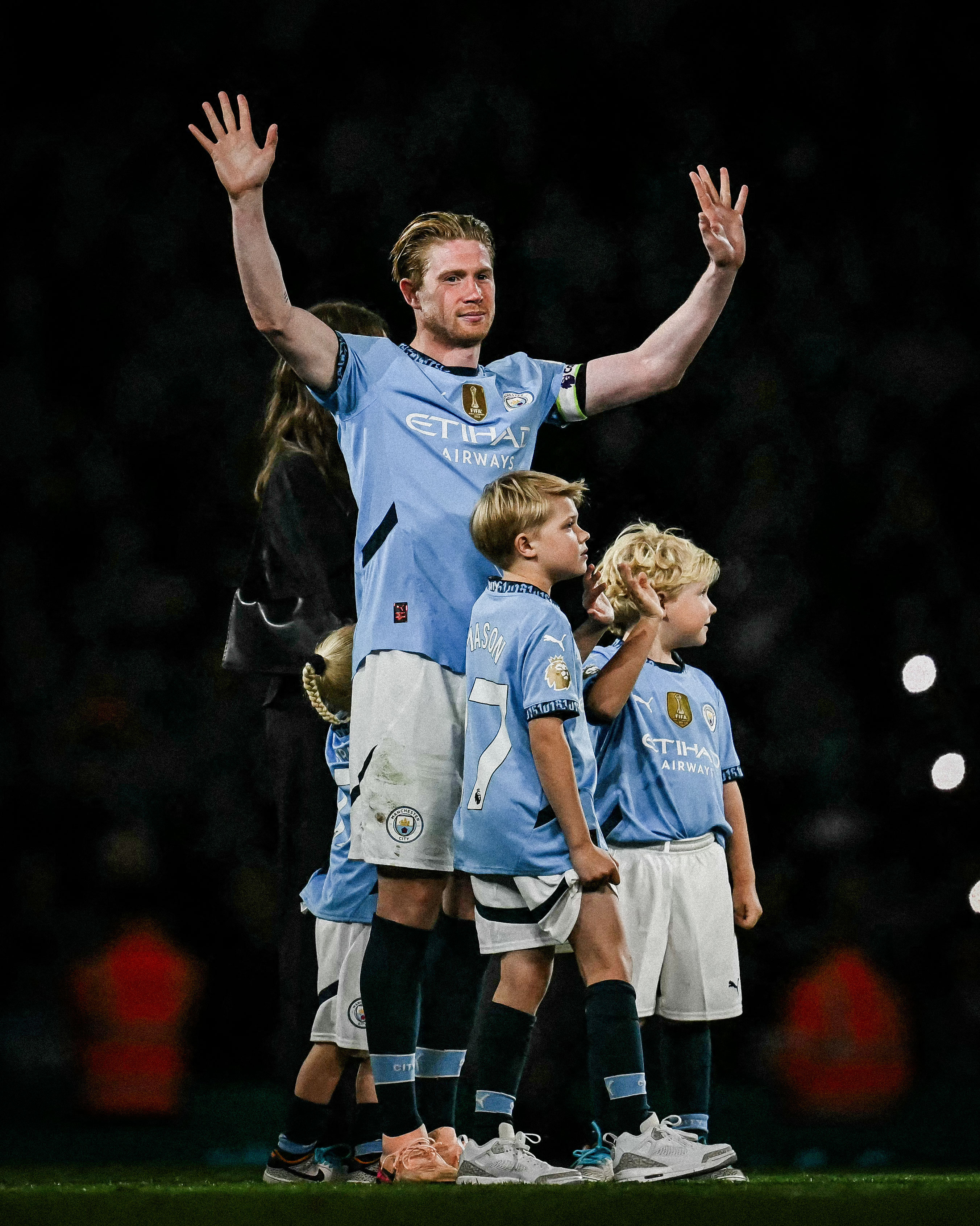 包含意甲传奇球员归来，老将斯内德准备重返球场的词条