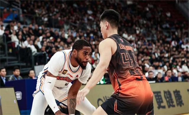 上海队取得两连胜，展现出强大的实力和团队合作的简单介绍