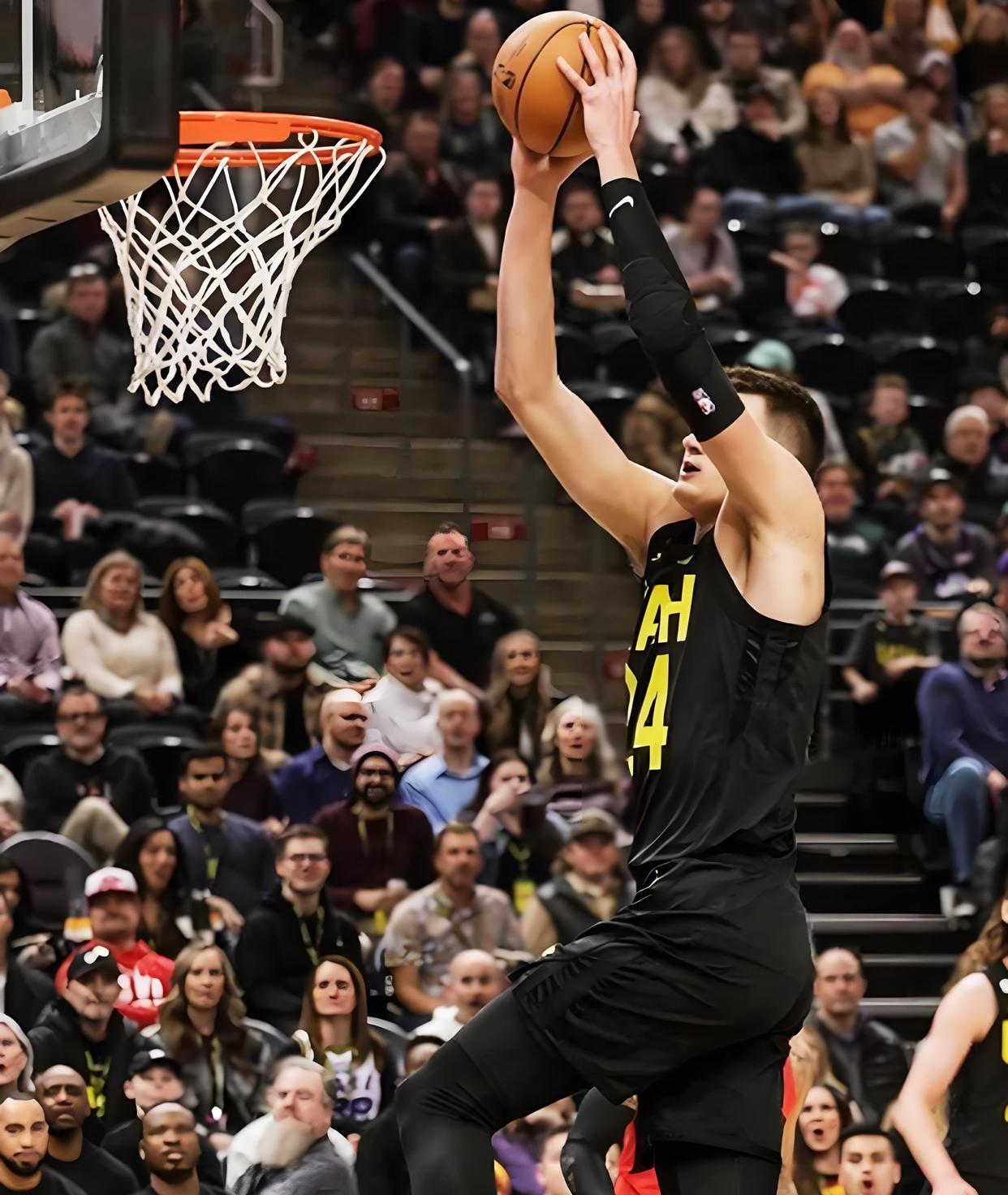 开云体育登录-山东队横扫湖人，恩比德统治全场