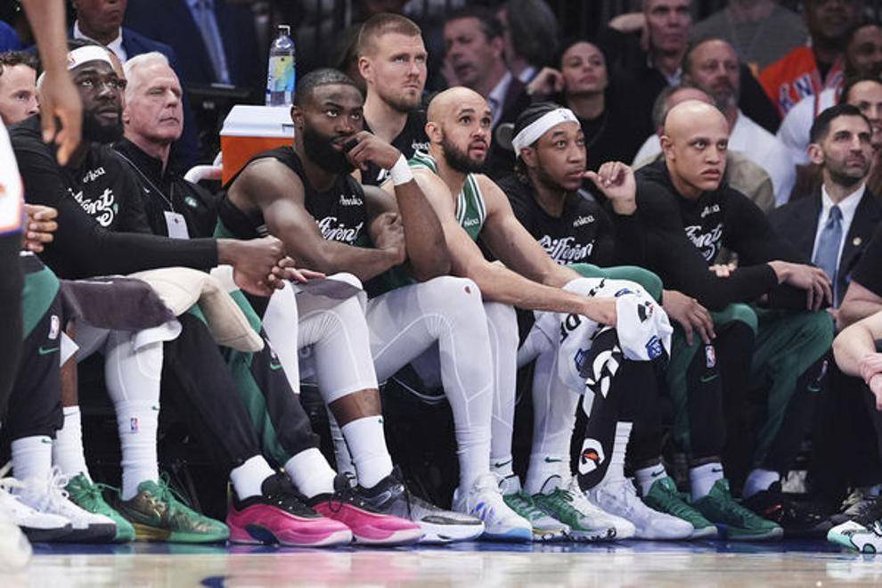 雄鹿横扫凯尔特人，克莱带队取胜