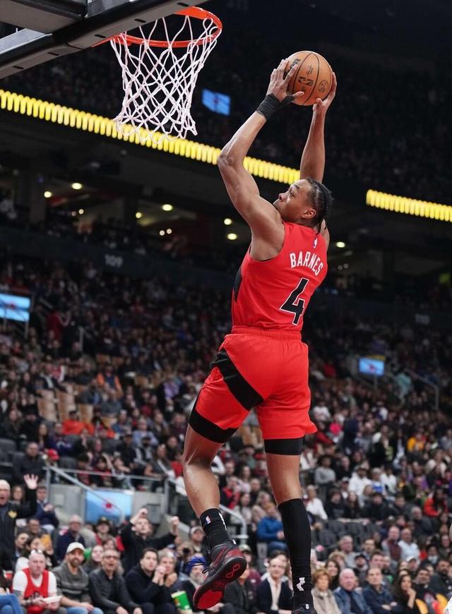 中国队力克英格兰队，波尔状态火热的简单介绍