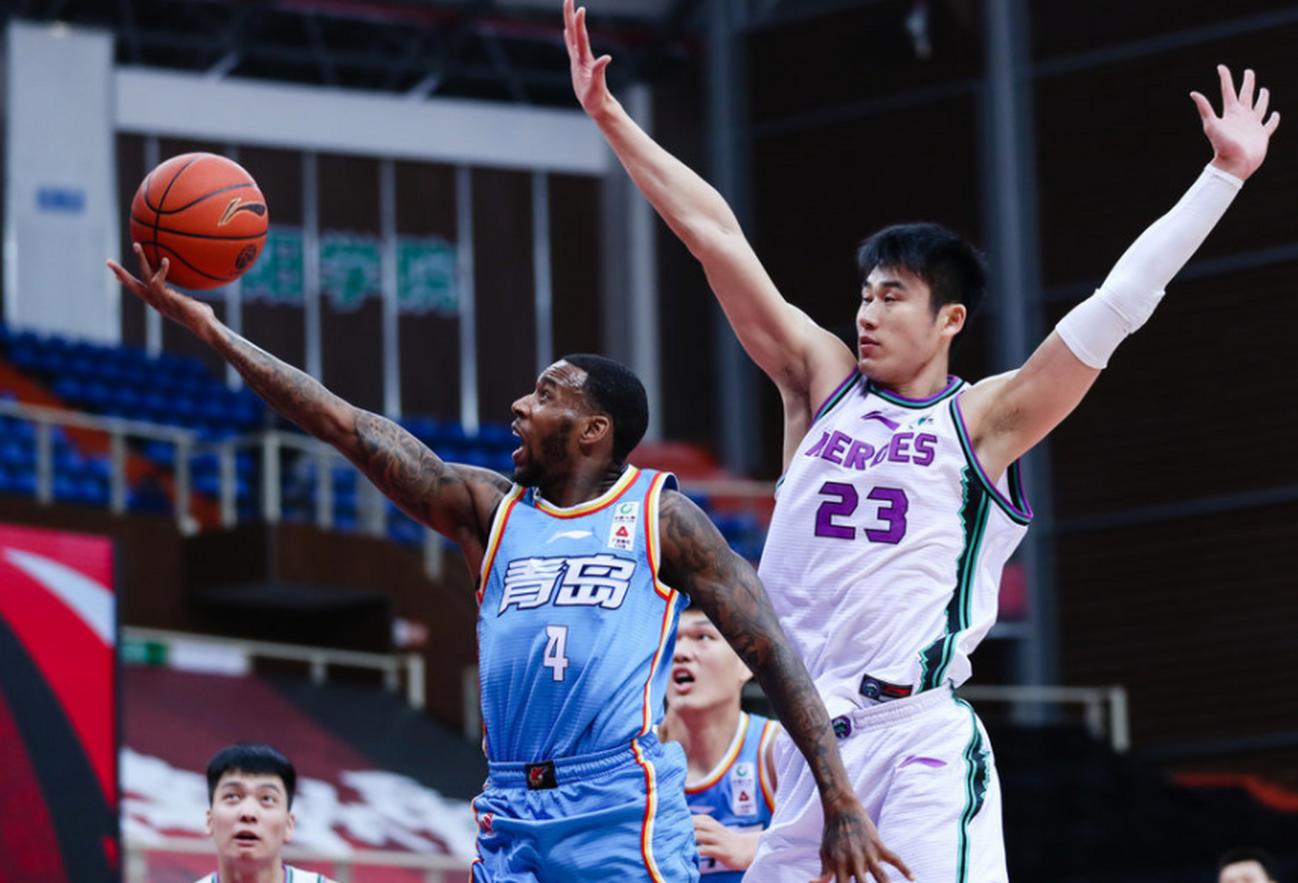 开云体育官方网站-天津队逆转青岛队，西亚卡姆带队取胜