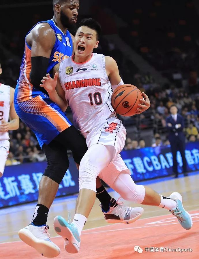 开云体育app-广东队险胜江苏队，麦科勒姆状态火热