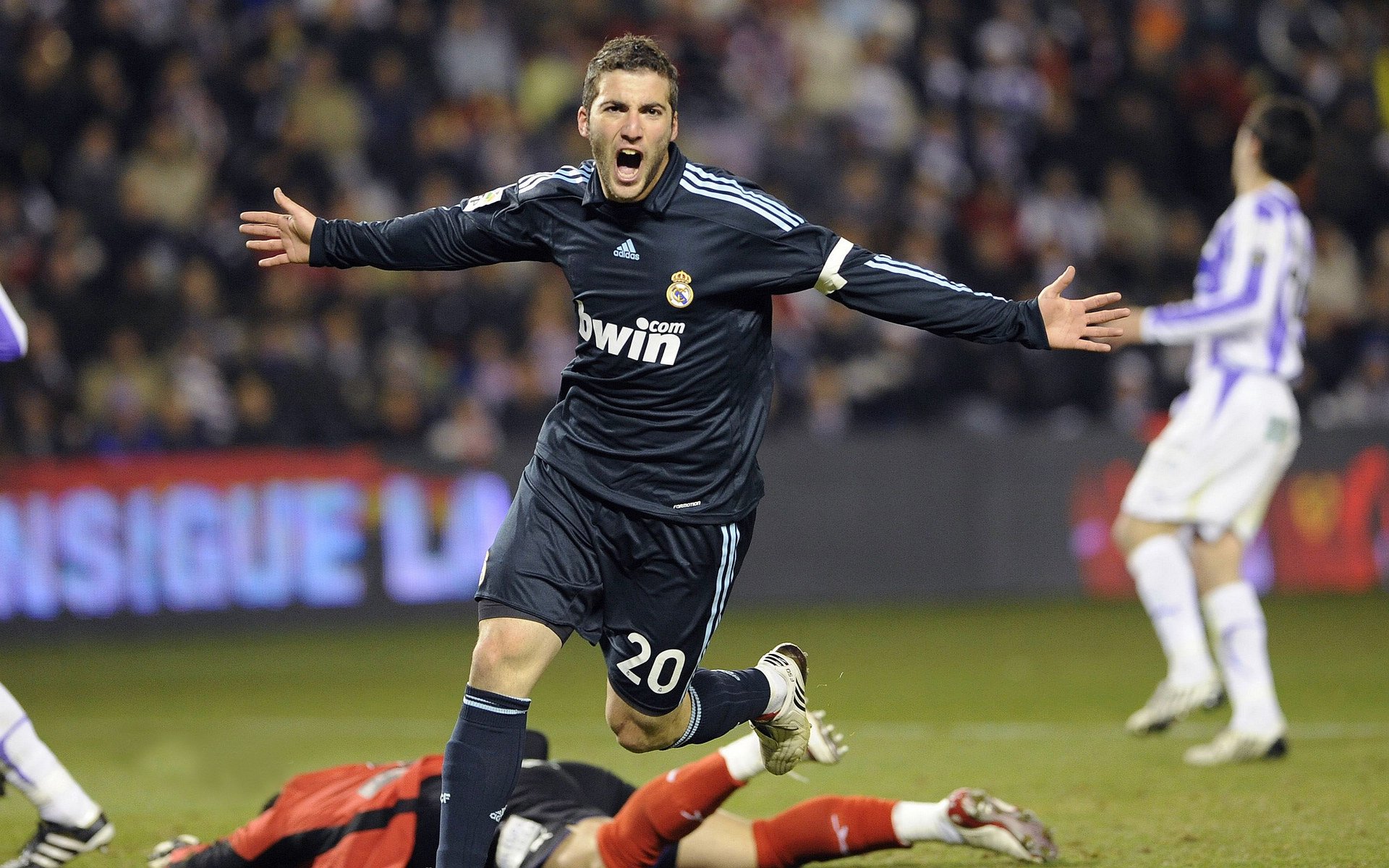 从加拿大绝杀几内亚到阿什拉夫德甲封神,体育竞技中唯一性的永恒魅力